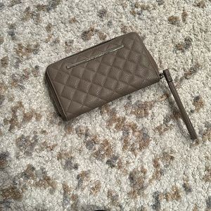 Steve Madden wallet or wristlet